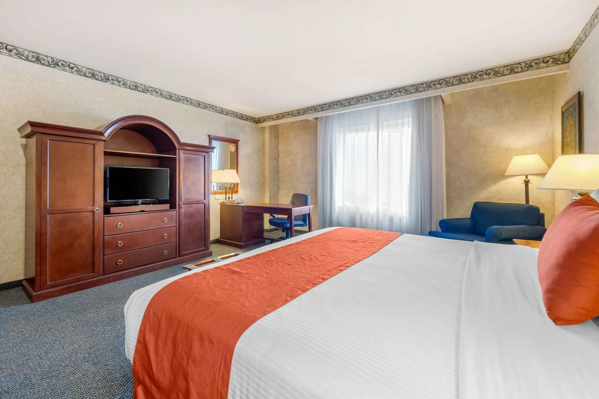 Quality Inn Monterrey La Fe Dış mekan fotoğraf