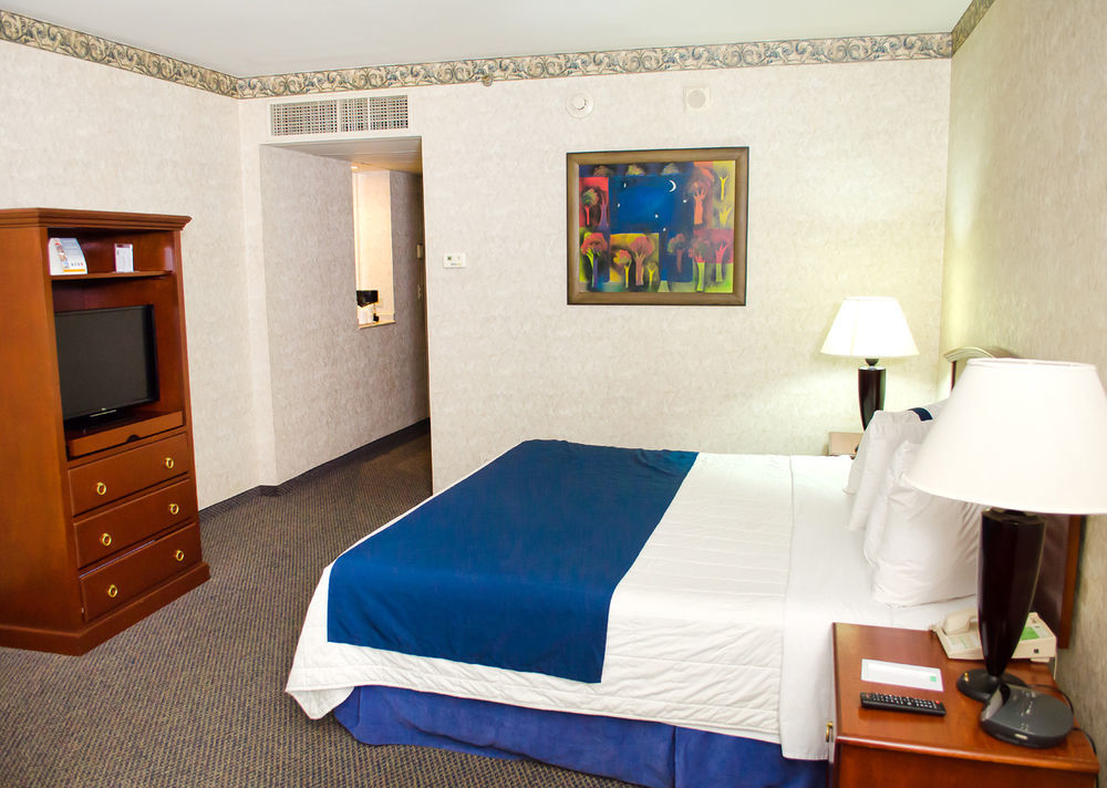 Quality Inn Monterrey La Fe Dış mekan fotoğraf